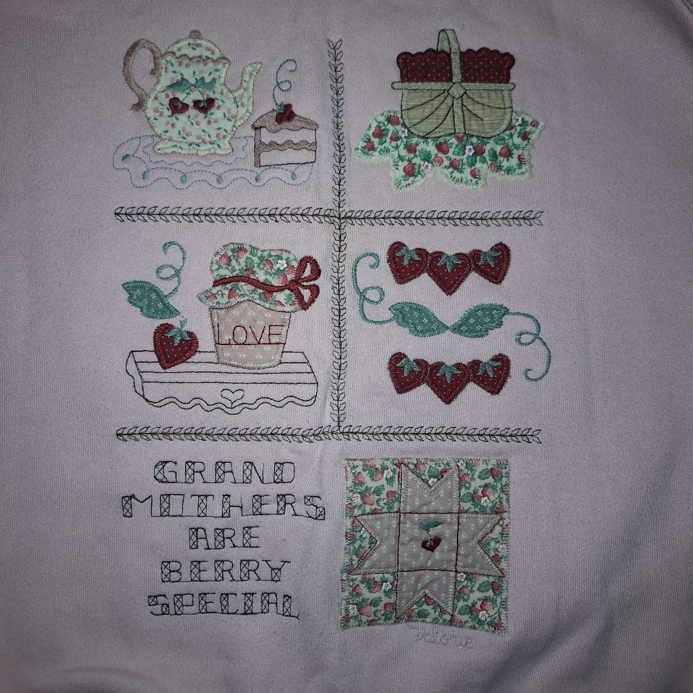 Grandmother Strawberry Sweatshirt XL Berry Special Vintage Folk Art Applique
